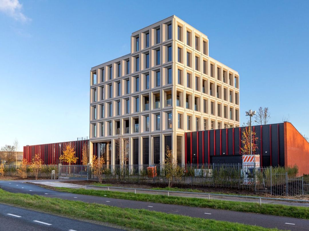 Vensterbanken En Profielen Voor Loggia’S En Een Patio