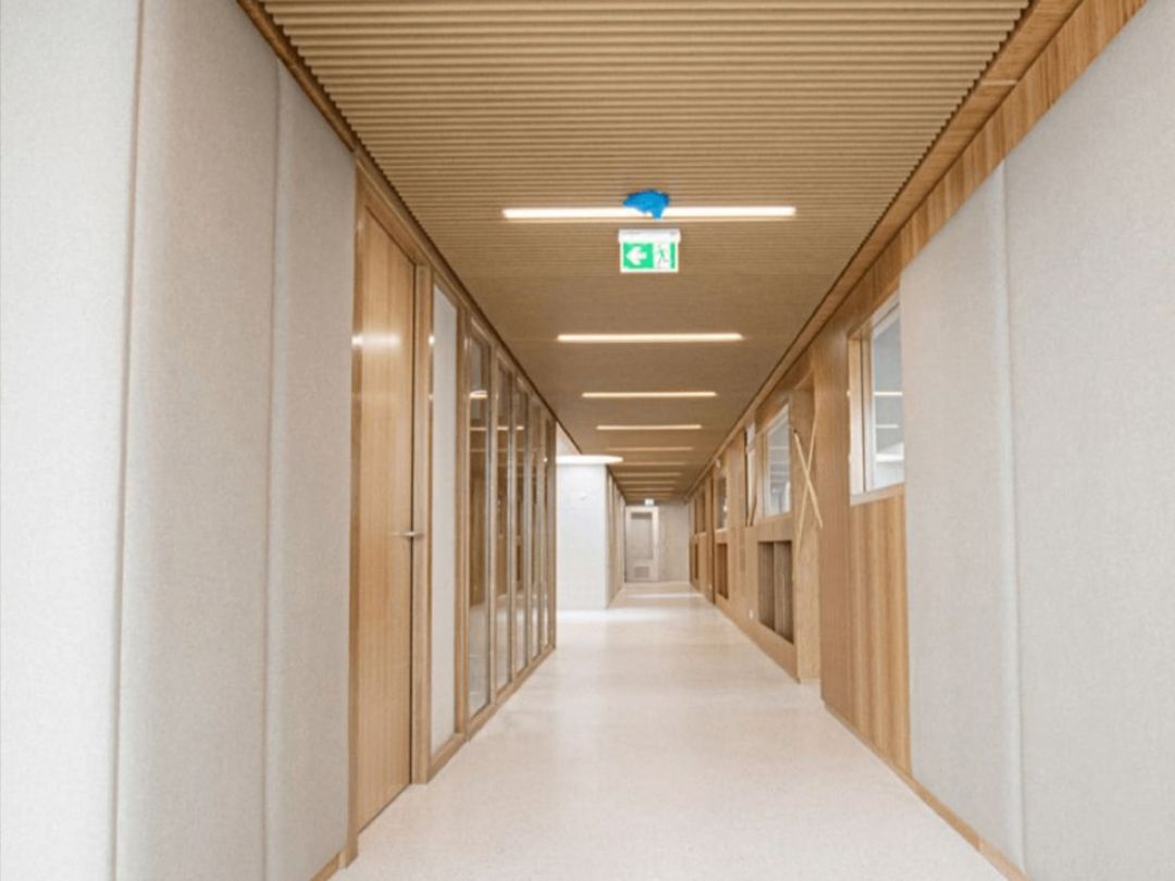 Brandwerende latten met esthetische bamboefolie