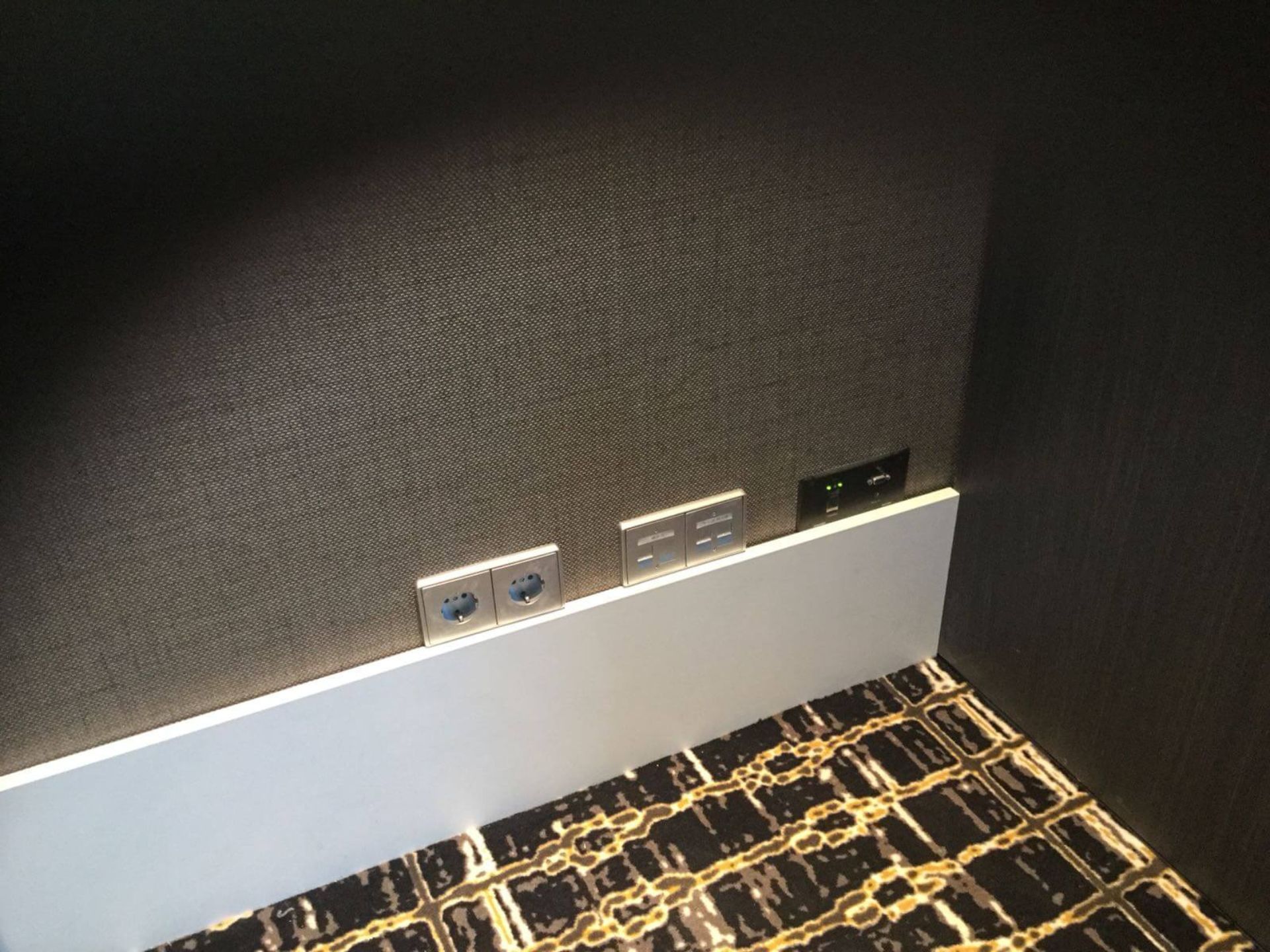 Van Der Valk Apeldoorn Plinten Afwerking Van Der Valk Apeldoorn Plinten Afwerking