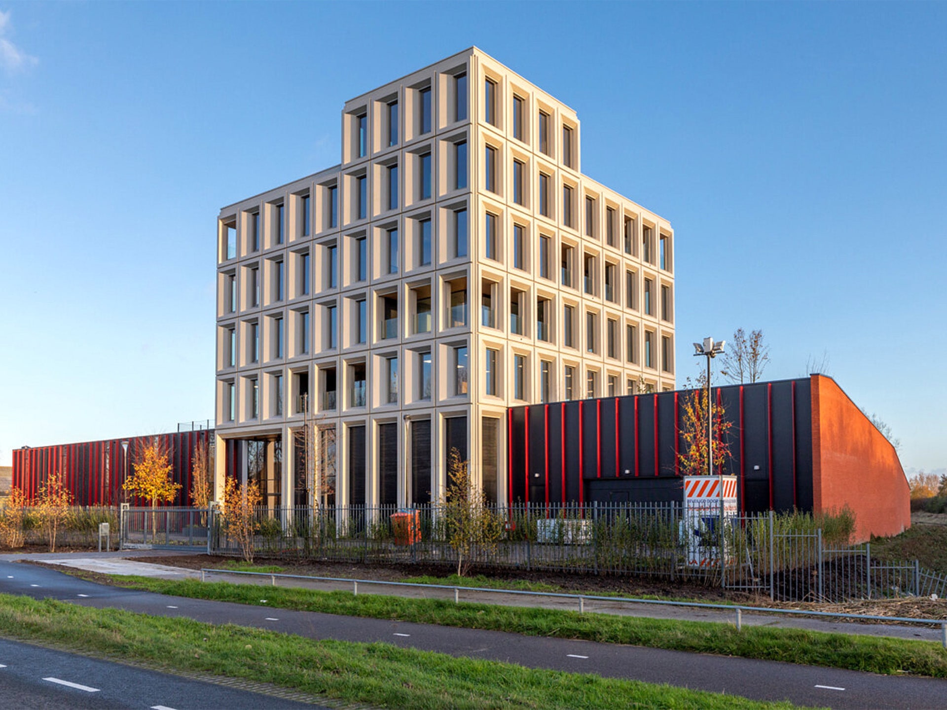 Campus Nieuw Vennep Heilijgers Bouw Van Egmond Architecten Min Campus Nieuw Vennep Heilijgers Bouw Van Egmond Architecten Min