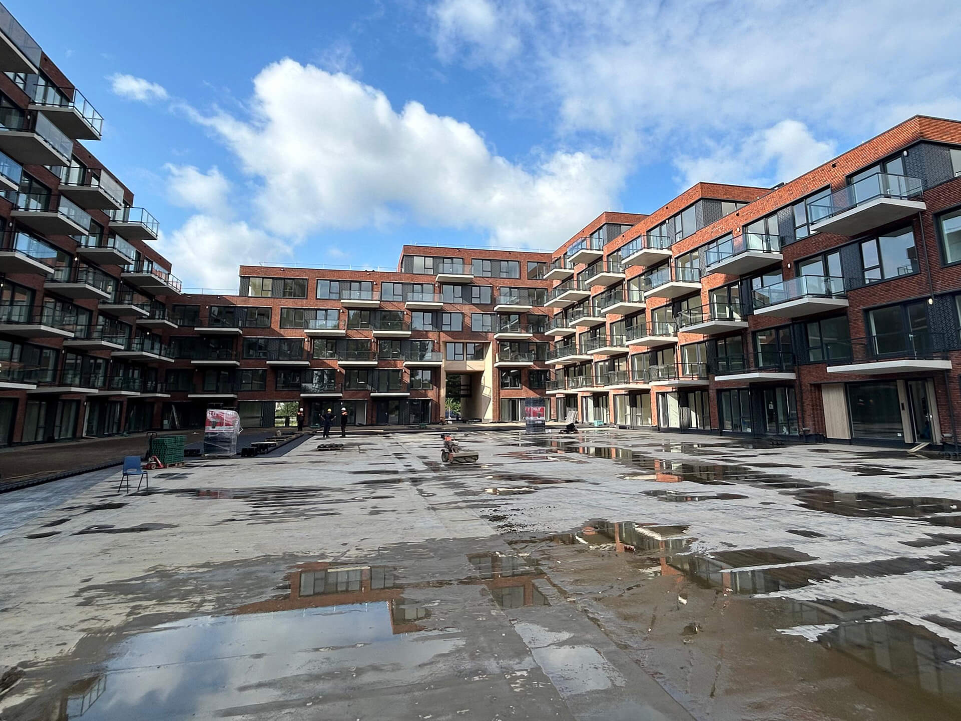 De bouw van de 160 appartementen De bouw van de 160 appartementen